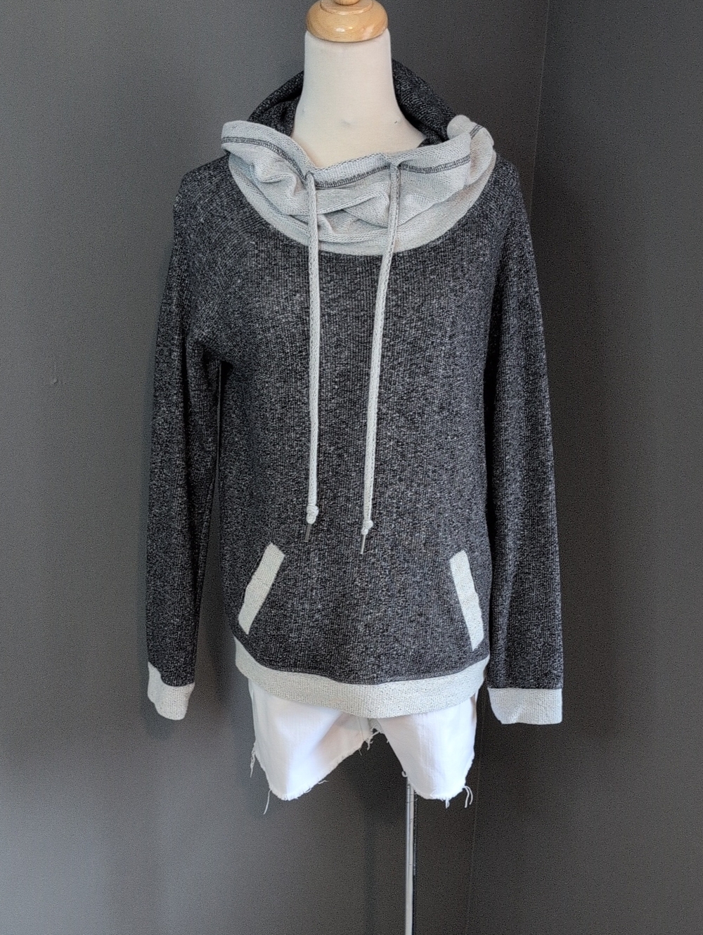 Derek Heart Charcoal & Light Gray Cowl Pullover Hoodie